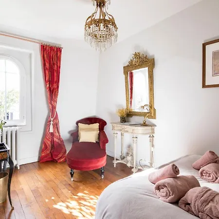 Maison Chanzy Bed & Breakfast 4*